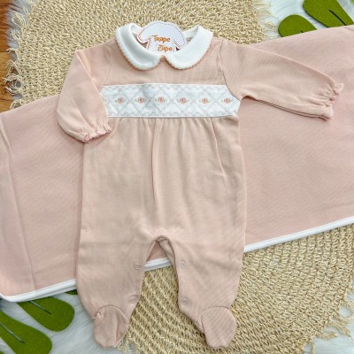 Saída de Maternidade Tricotil (Tricot 100% Algodão) - Salmão com Rosas